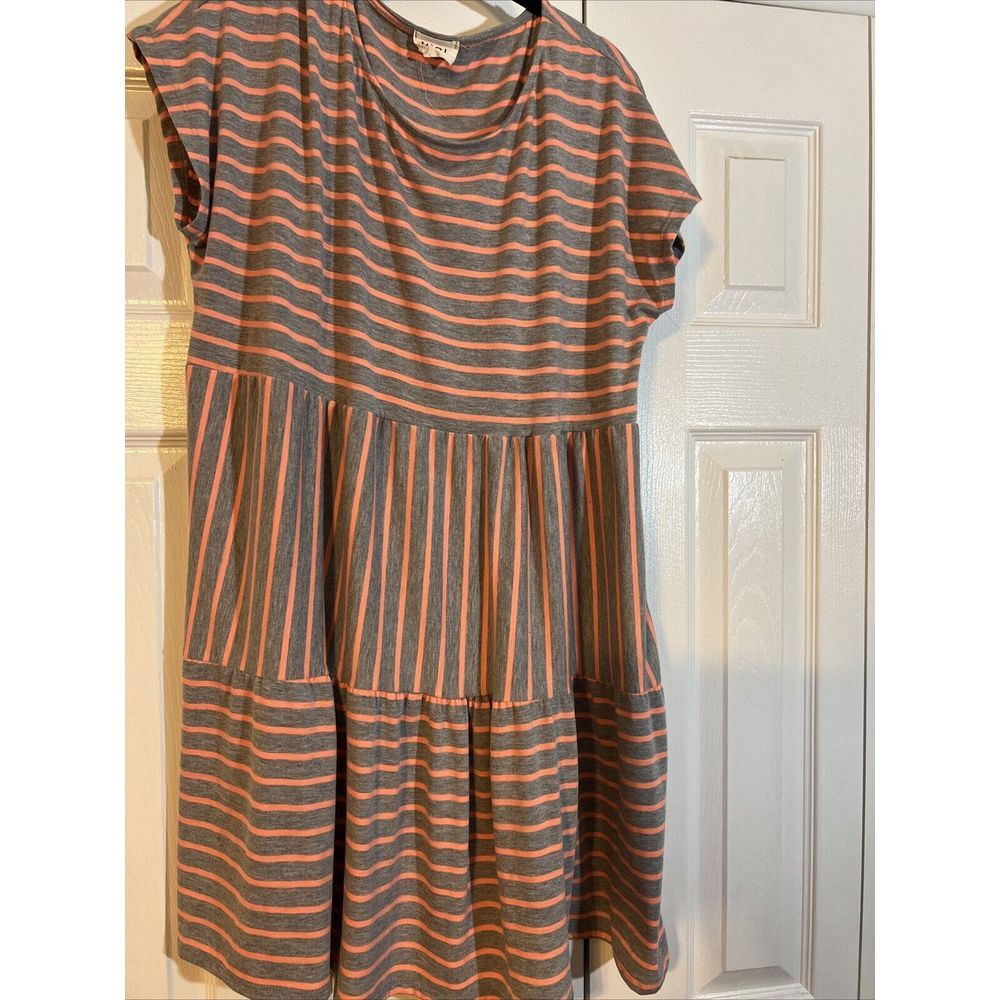 BIBI Tiered Mini Swing‎ T-Shirt Dress Size S runs big Pink & Gray